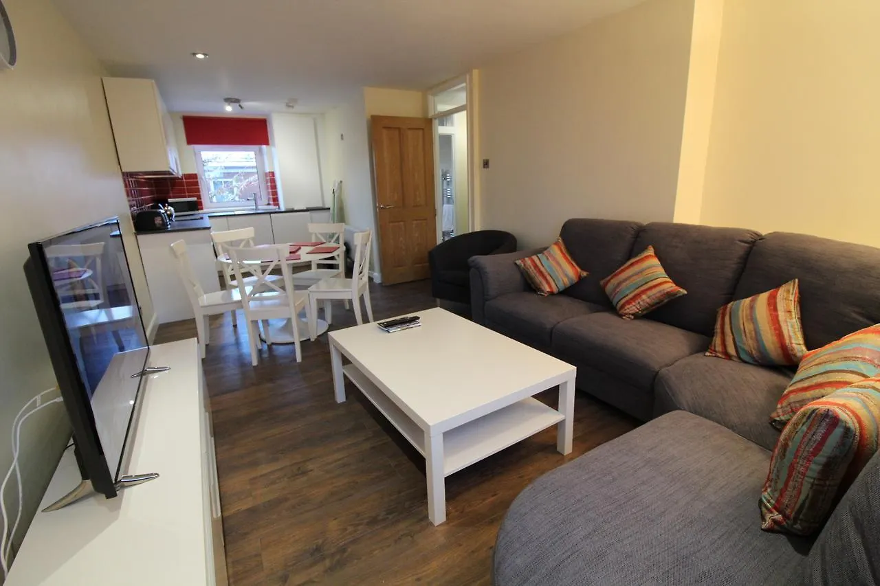 Townlets Serviced Accommodation Salisbury ベルファスト イギリス